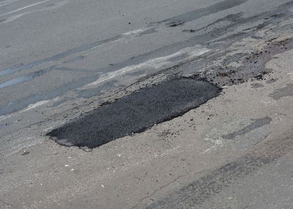 Driveway Crack Patching