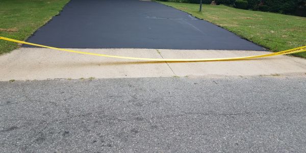 Driveway Sealcoating in Johnstown